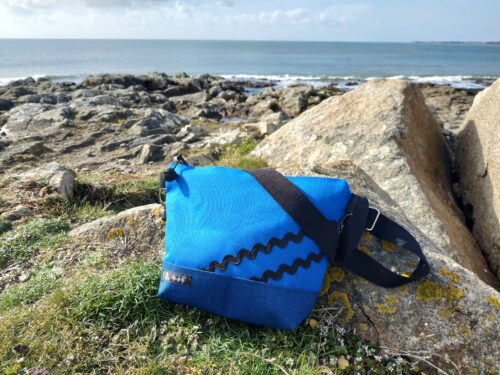 Besace-rayé noir et bleu-bleu-vagues noires