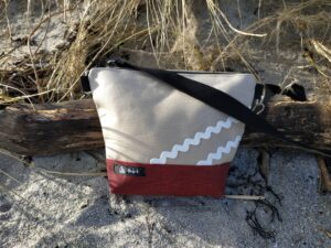 Besace-rayé bordeaux noir-sable-vagues blanches