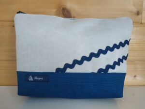 Trousse de toilette bleu à rayures noires-gris clair-vagues marines