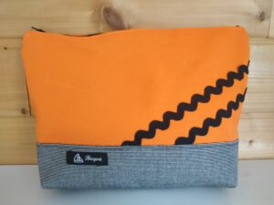 Trousse de toilette-gris à rayures blanches-orange-vagues noires