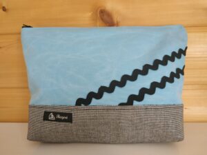 Trousse de toilette noir rayé blanc-bleu-vagues noires