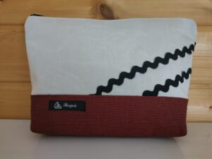 trousse de toilette-rayé bordeaux et noir-couleur lin-vagues noires.