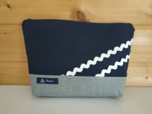 trousse de toilette -rayé gris et blanc -marines-vagues blanches