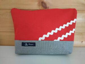 trousse de toilette-rayé gris et blanc-rouge-vagues blanches
